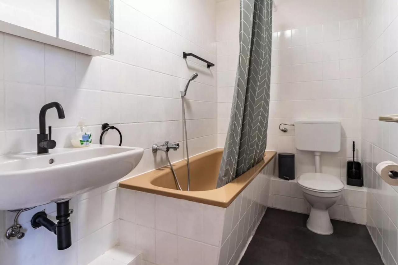 Next Home - Free Parking & Wifi - Badewanne Duisburg Bagian luar foto